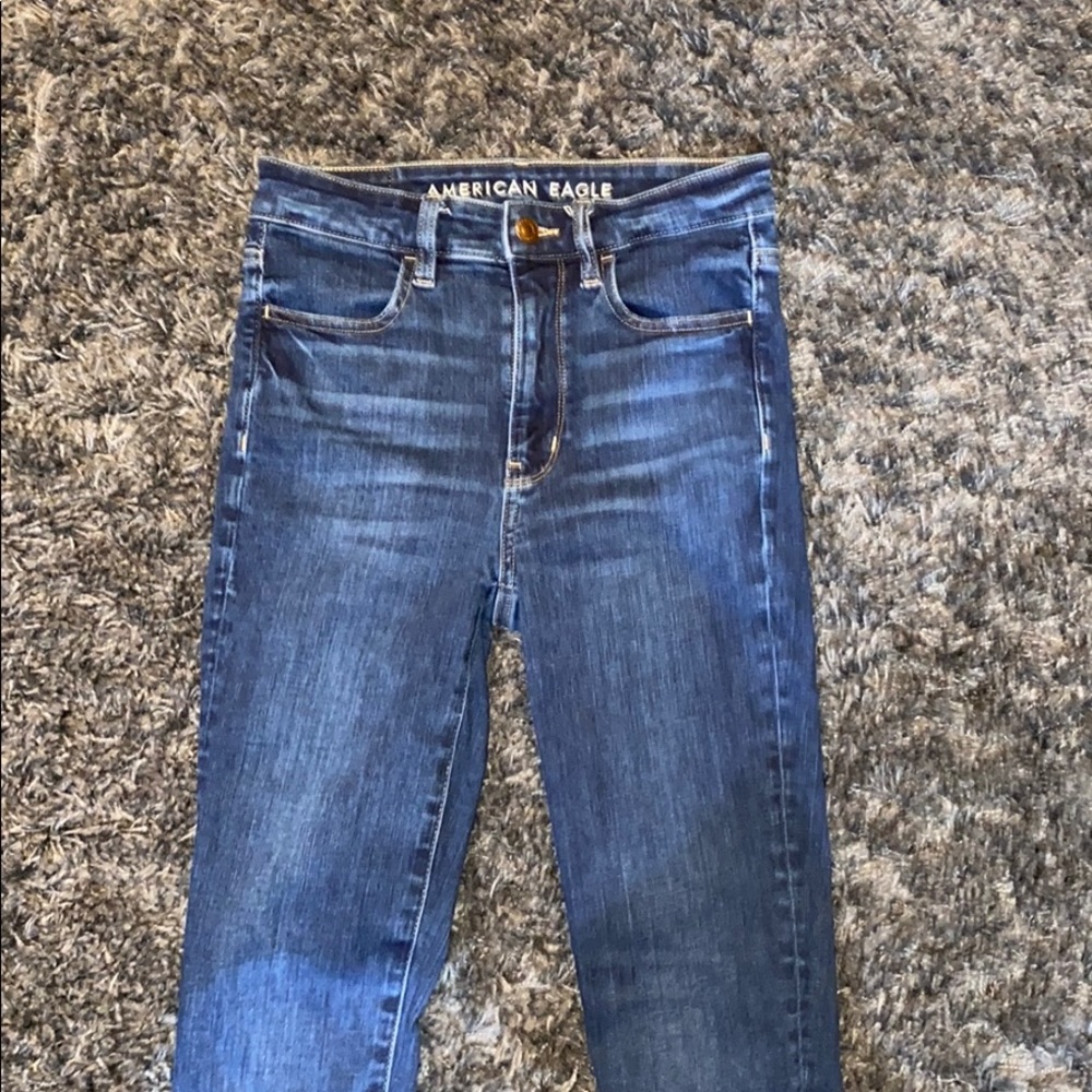 American Eagle women’s dark washed jeans